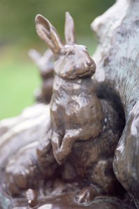 ピーターパンの彫像からのウサギ、1912年（ブロンズ）